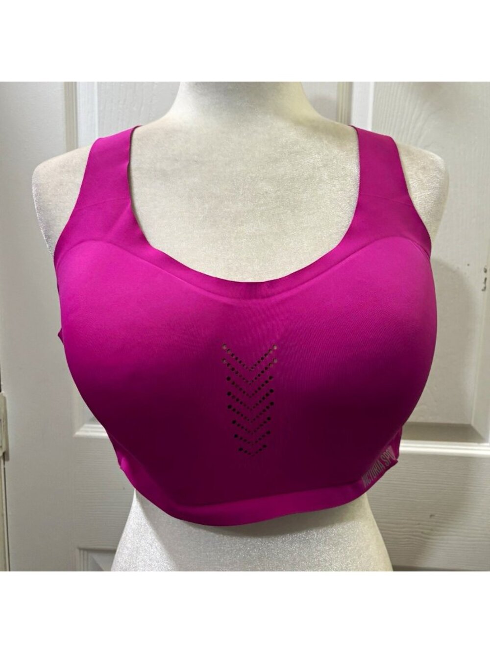Victoria Secret VSX featherweight max sports bra bright pink  size 40D